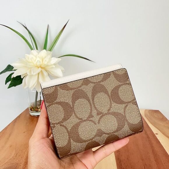 ‎Coach Pepper Wallet In Signature Canvas - Picture 4 of 7